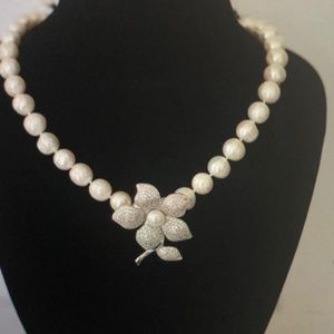 White fresh water pearl necklace